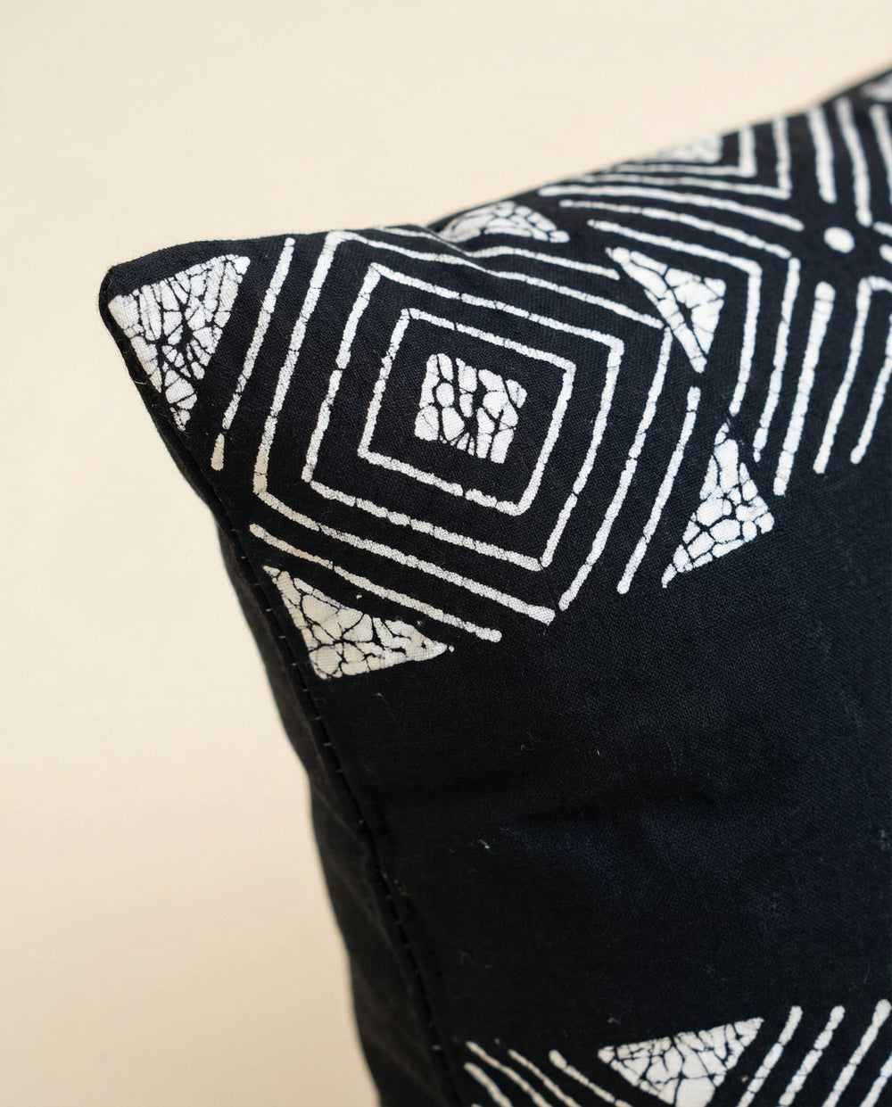 Amira Pillow